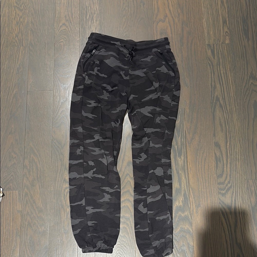 Juniors Black Camo Jogger Pants